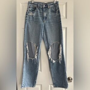 AE Distressed Baggy Jeans